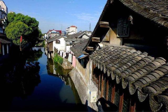 逃离违建房屋5